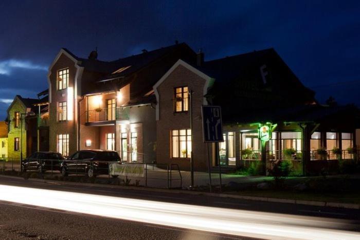 Liptovský Hrádok F - Team Hotel מראה חיצוני תמונה