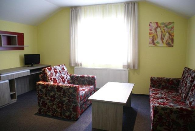 Liptovský Hrádok F - Team Hotel חדר תמונה